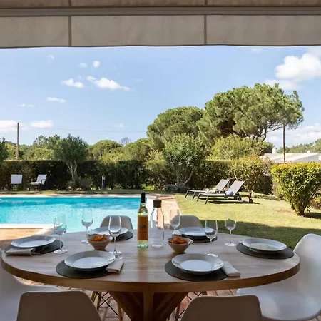 Heated Swimming Pool Villa In Central Vilamoura Villa *