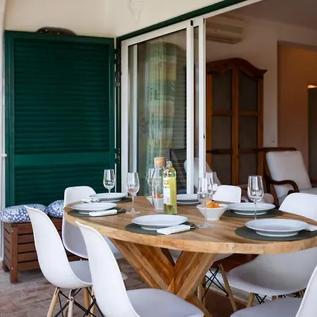 Heated Swimming Pool Villa In Central Vilamoura Quarteira