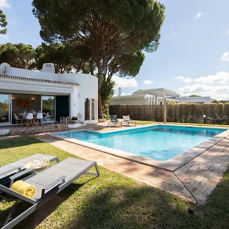 Villa Heated Swimming Pool Villa In Central Vilamoura Quarteira