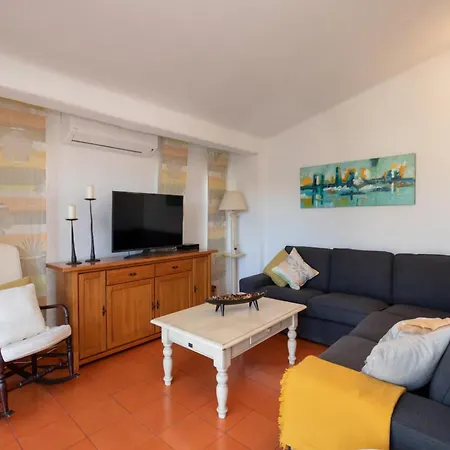 Heated Swimming Pool Villa In Central Vilamoura