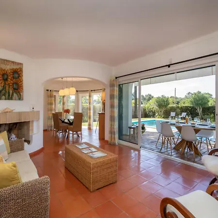 Heated Swimming Pool Villa In Central Vilamoura Villa Quarteira