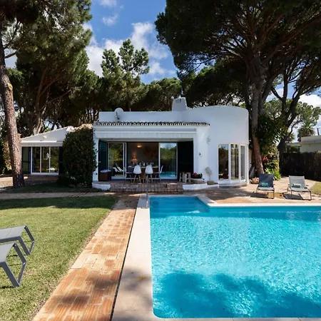 Villa Heated Swimming Pool Villa In Central Vilamoura